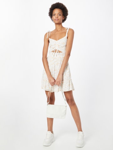 HOLLISTER Letní šaty – bílá