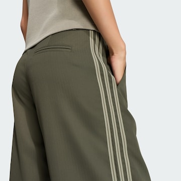 ADIDAS ORIGINALS - Pierna ancha Pantalón de pinzas 'Firebird' en marrón