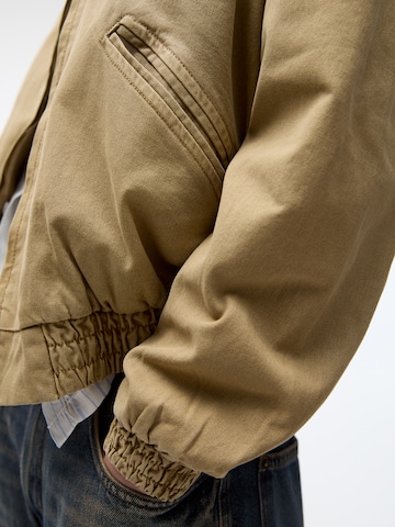 Pull&Bear Prehodna jakna | bež barva