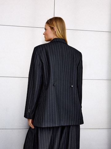 Bershka Blazer in Blue