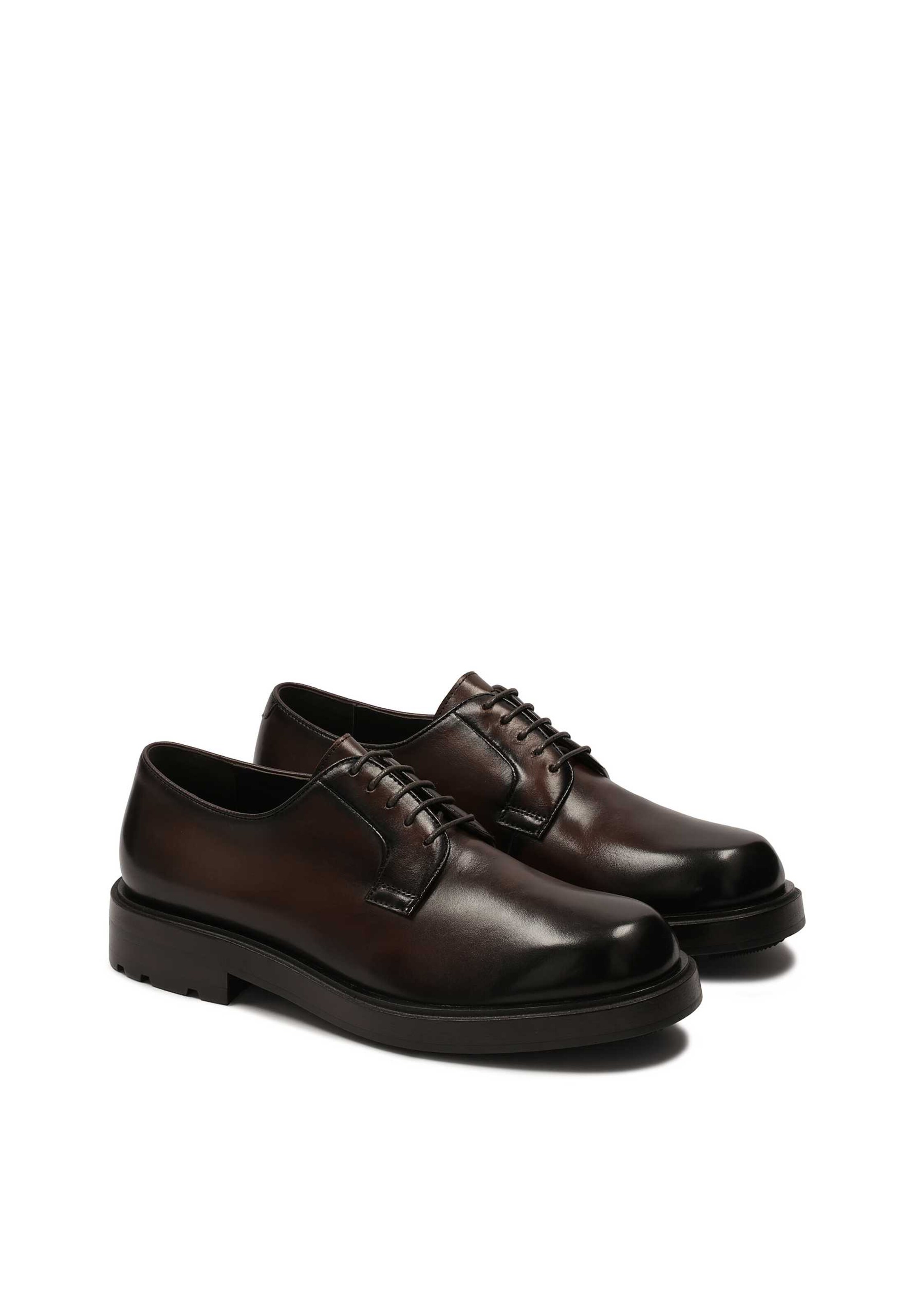 Scarpa stringata di Kazar in marrone