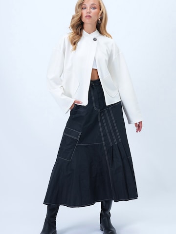 Trend Alaçatı Stili Φθινοπωρινό και ανοιξιάτικο μπουφάν σε μπεζ