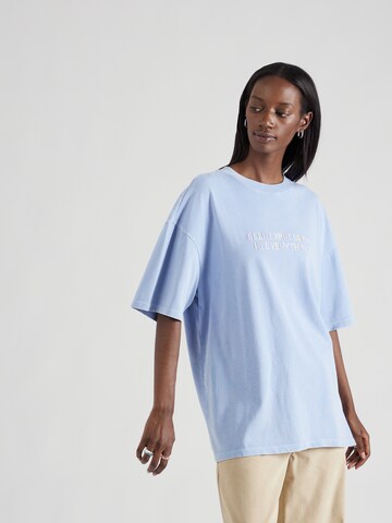 florence by mills exclusive for ABOUT YOU - Camisa oversized 'Contentment' em azul: frente