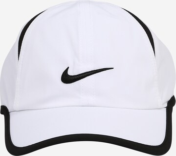 Casquette de sport Nike Sportswear en blanc : devant