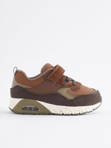 Baskets Next en marron