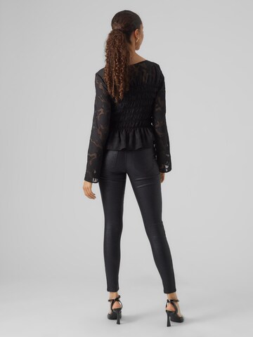 VERO MODA Skinny Spodnie 'Sophia' w kolorze czarny