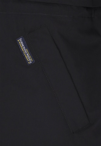 Schmuddelwedda Functionele mantel in Zwart