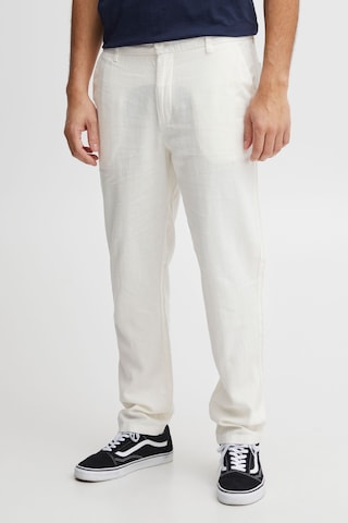 !Solid Regular Chino Pants 'Allan Liam' in White: front