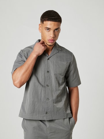 Sinned x ABOUT YOU Regular fit Button Up Shirt 'JAY' in Grey: front