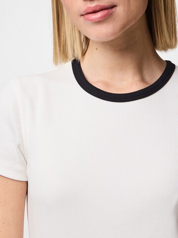 Maglietta 'PCMay' di PIECES in bianco