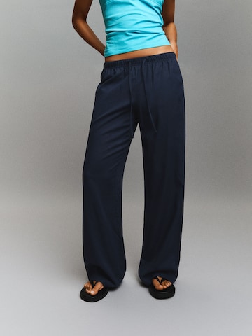 Wide Leg Pantalon Bershka en bleu : devant