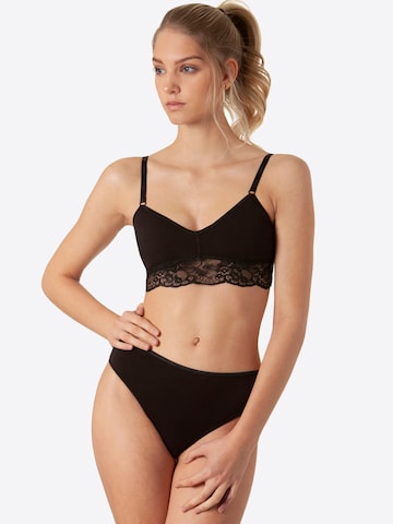 Slip di Yenita in nero
