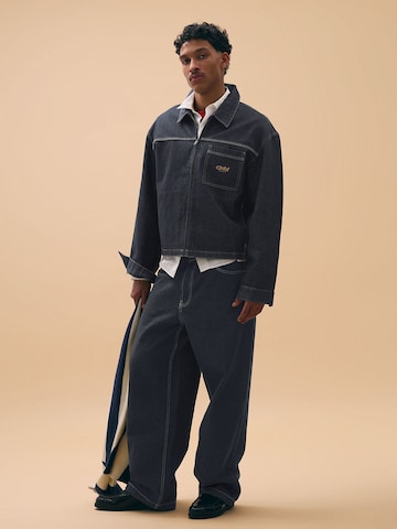 Bershka Vrečasti Kavbojke | modra barva