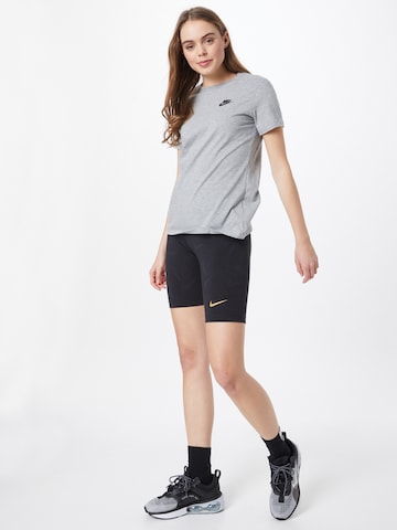 Nike Sportswear T-Shirt in Grau