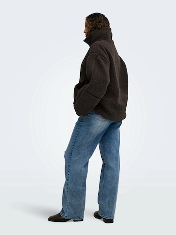 Veste en polaire 'CARASPEN' ONLY Carmakoma en marron