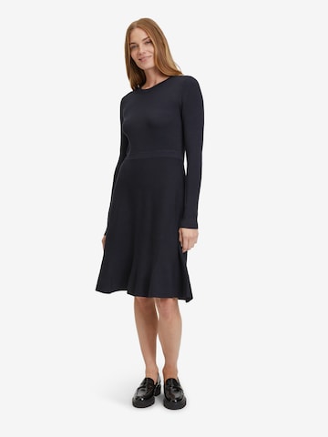Vera Mont Knitted dress in Blue: front