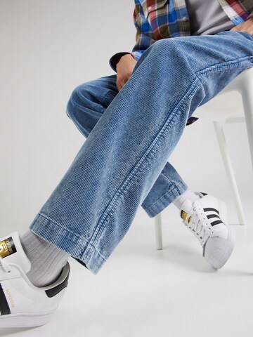 LEVI'S ® regular Jeans 'AUTHENTIC' i blå