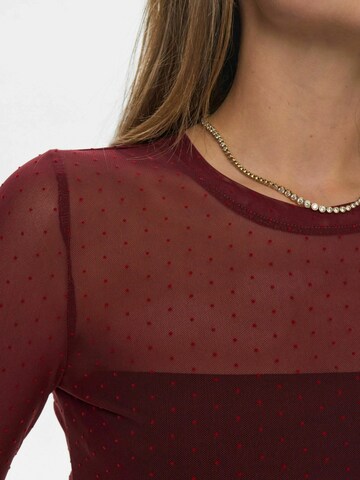 NÜMPH Shirts 'JINNIE' i rød