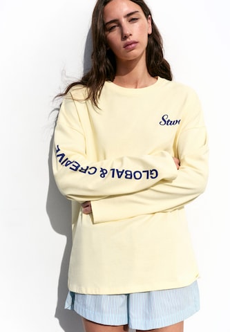 Pull&Bear Póló 'STWD' - sárga: elől