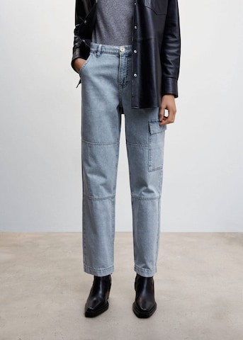 MANGO Loose fit Cargo Jeans in Blue: front