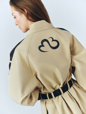 MB by Marta Buzolic Tussenmantel in Beige