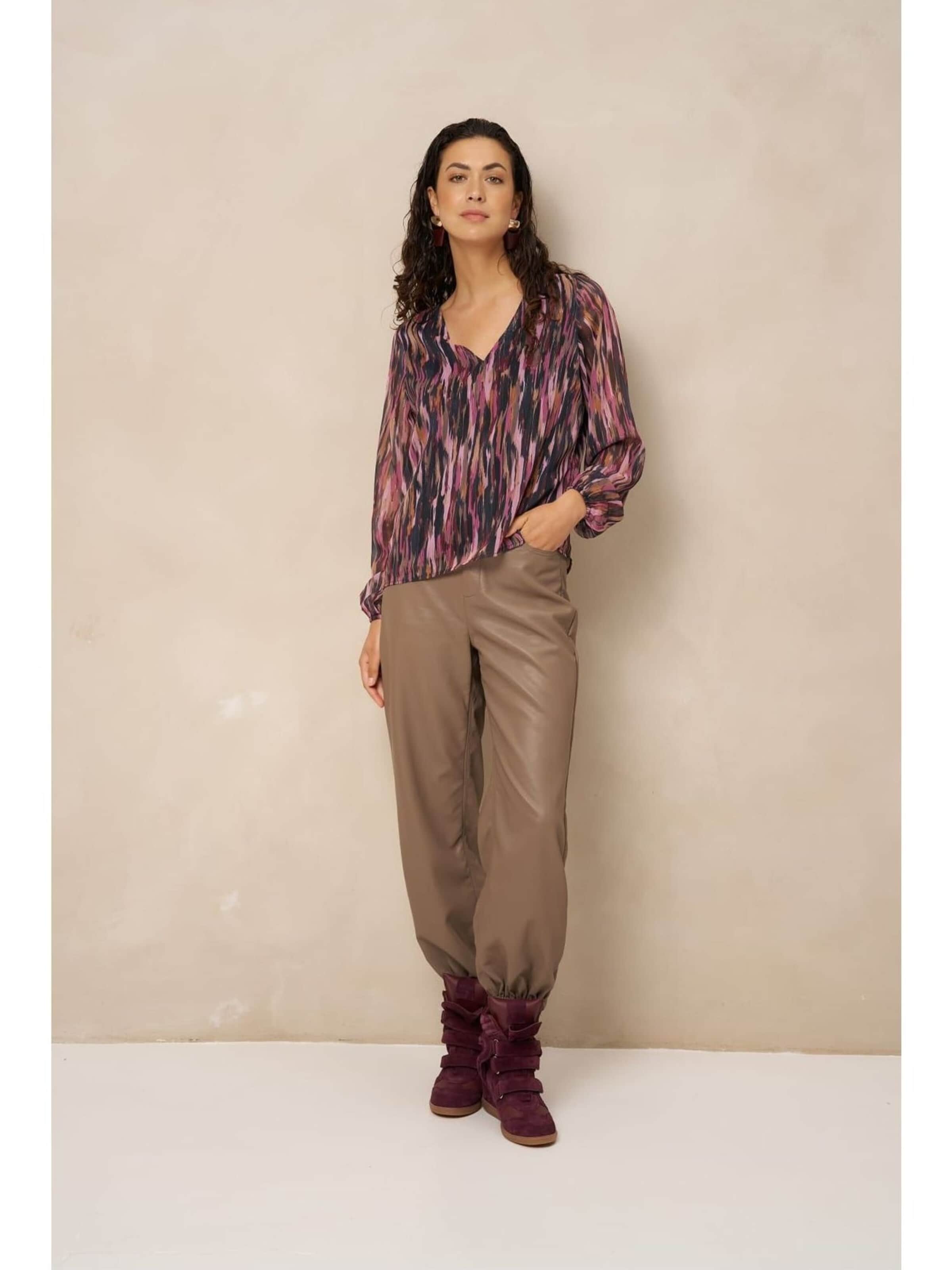 LOFTY MANNER Top 'RJ08 - Top Jannie - Abstract P' in Lila