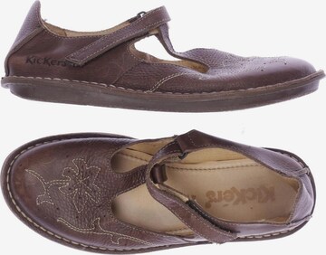 Kickers Flats & Loafers in 41 in Brown: front