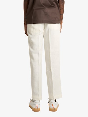 regular Pantaloni con pieghe di SSEINSE in bianco