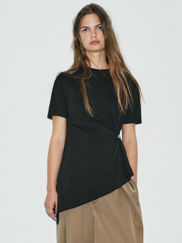 T-shirt Pull&Bear en noir : devant