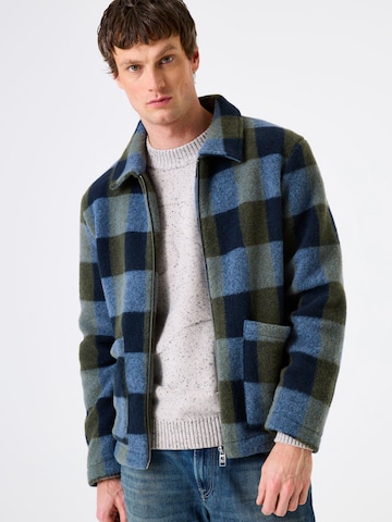 GARCIA Between-Season Jacket in Green: front