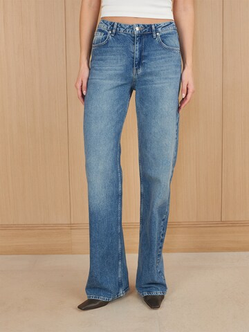 RÆRE by Lorena Rae Свободный крой Джинсы 'Inaya Tall' в Синий: спереди