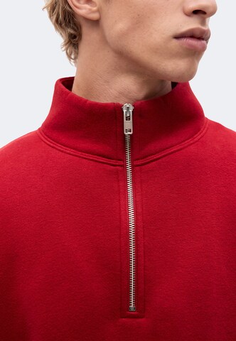 Abercrombie & Fitch Sweatshirt 'ESSENTIAL' in Rot