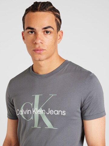 Calvin Klein Jeans T-Shirt in Grau