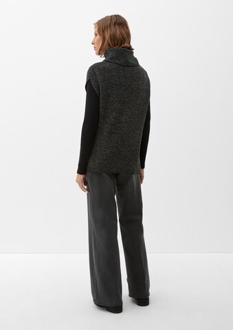 s.Oliver Sweater in Black