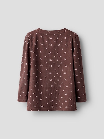 NAME IT - Camiseta en marrón