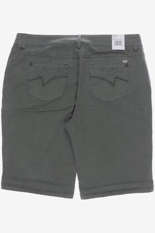 TIMEZONE Shorts in XL in Green