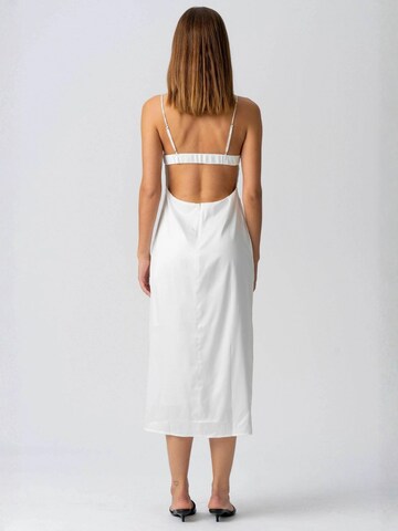 Robe ' Elena ' TEESHOPPEN en blanc