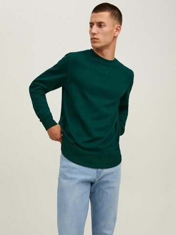 JACK & JONES Sweatshirt in Green: front