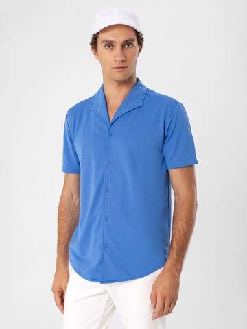 Antioch Regular fit Button Up Shirt in Blue: front