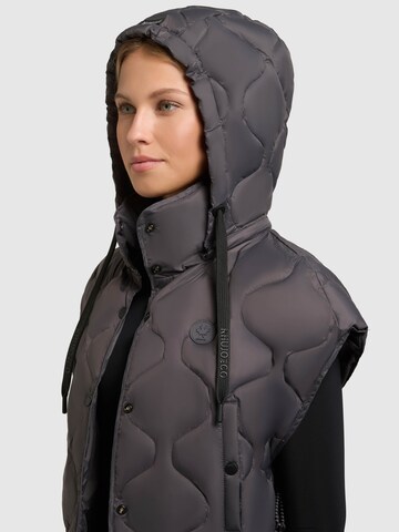 khujo Weste 'Ninga' in Grau