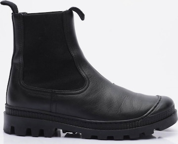 LOEWE Dress Boots in 36 in Black: front