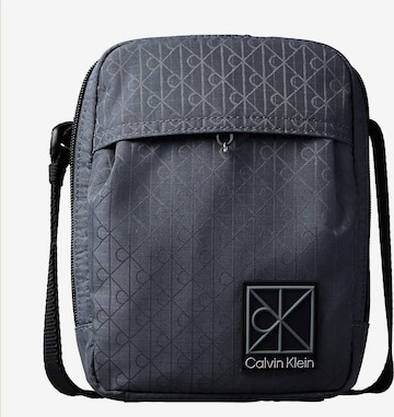 Calvin Klein Crossbody bag in Grey: front