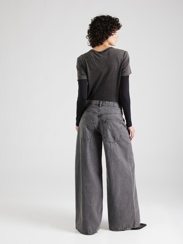 Monki Wide Leg Farkut värissä harmaa