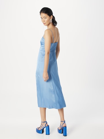 Abercrombie & Fitch Koktejlové šaty – modrá