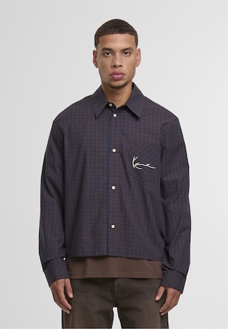 Fit confort Chemise Karl Kani en marron : devant