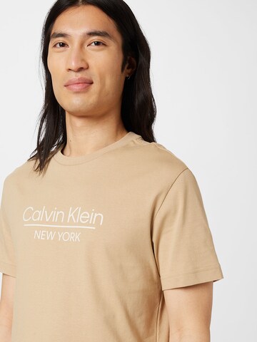 Calvin Klein T-shirt i beige