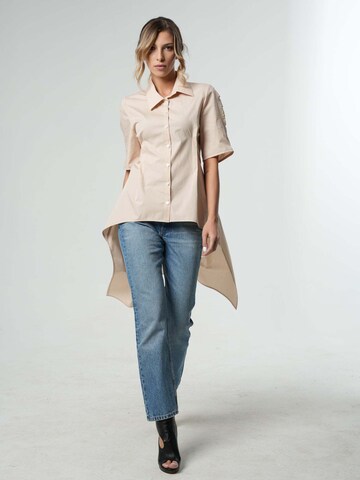 Metamorphoza Blouse in Beige: voorkant