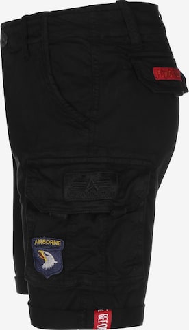 ALPHA INDUSTRIES - Regular Calças cargo em preto