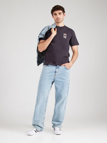 Abercrombie & Fitch - Camiseta en gris