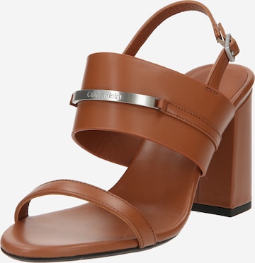 Calvin Klein Páskové sandály – hnědá: přední strana